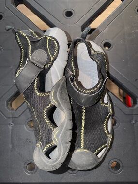 CROCS mens mesh swiftwater deck sandals